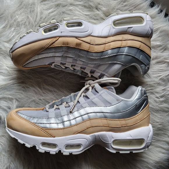 Womens Nike Air Max 95 SE Size 9 - Picture 2 of 10